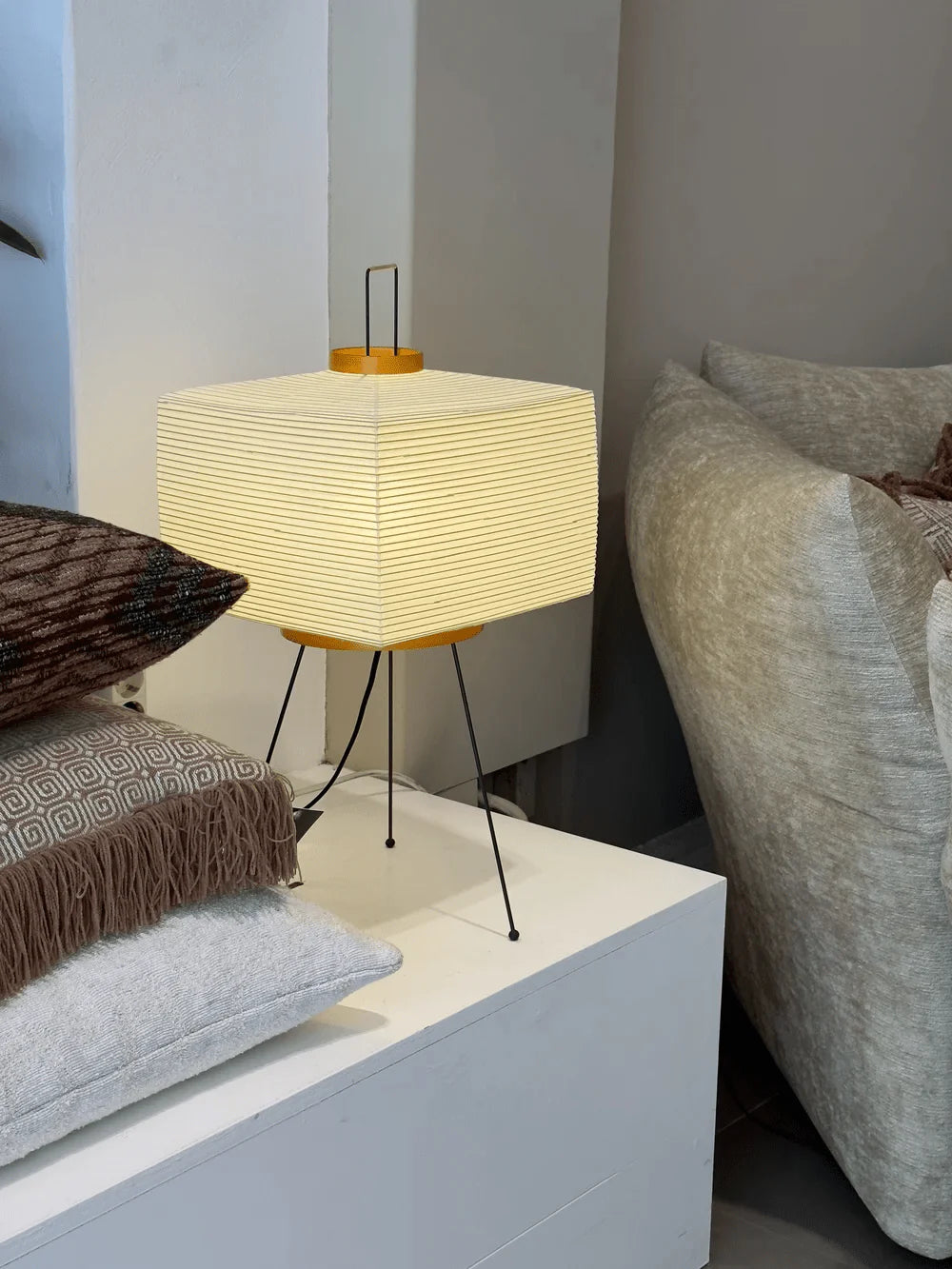 Akari 3A Table Lamp 11