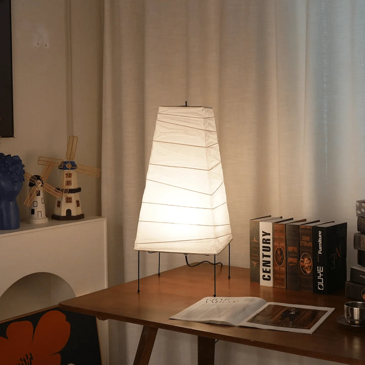 Akari 4N Table Lamp 2