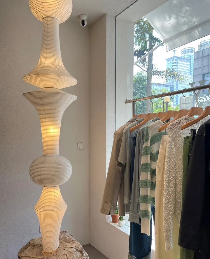Akari E Pendant Lamp 16