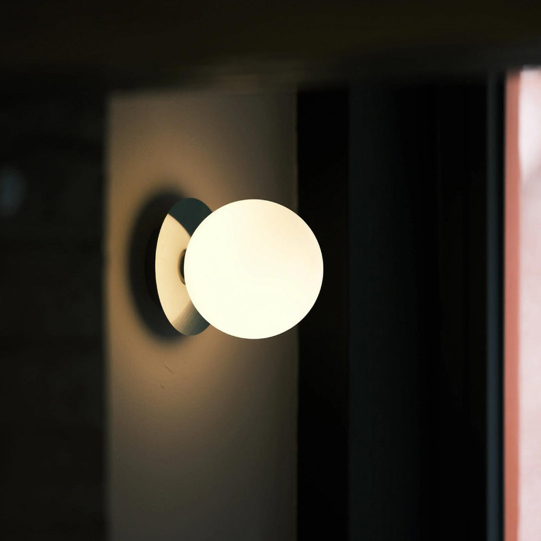 Calis Minimalist Wall Lamp