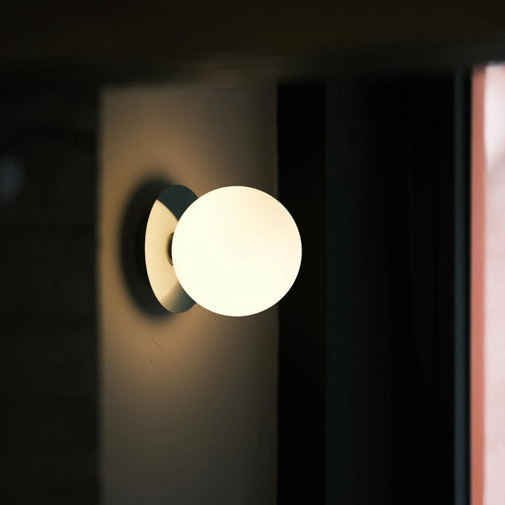 Calis Minimalist Wall Lamp