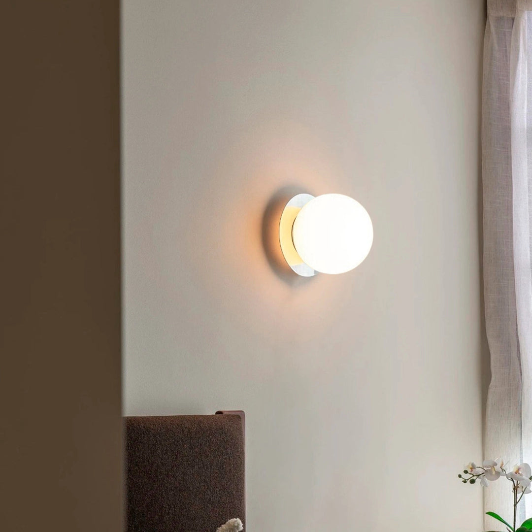 Calis Minimalist Wall Lamp
