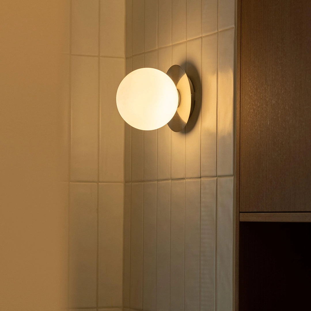 Calis Minimalist Wall Lamp