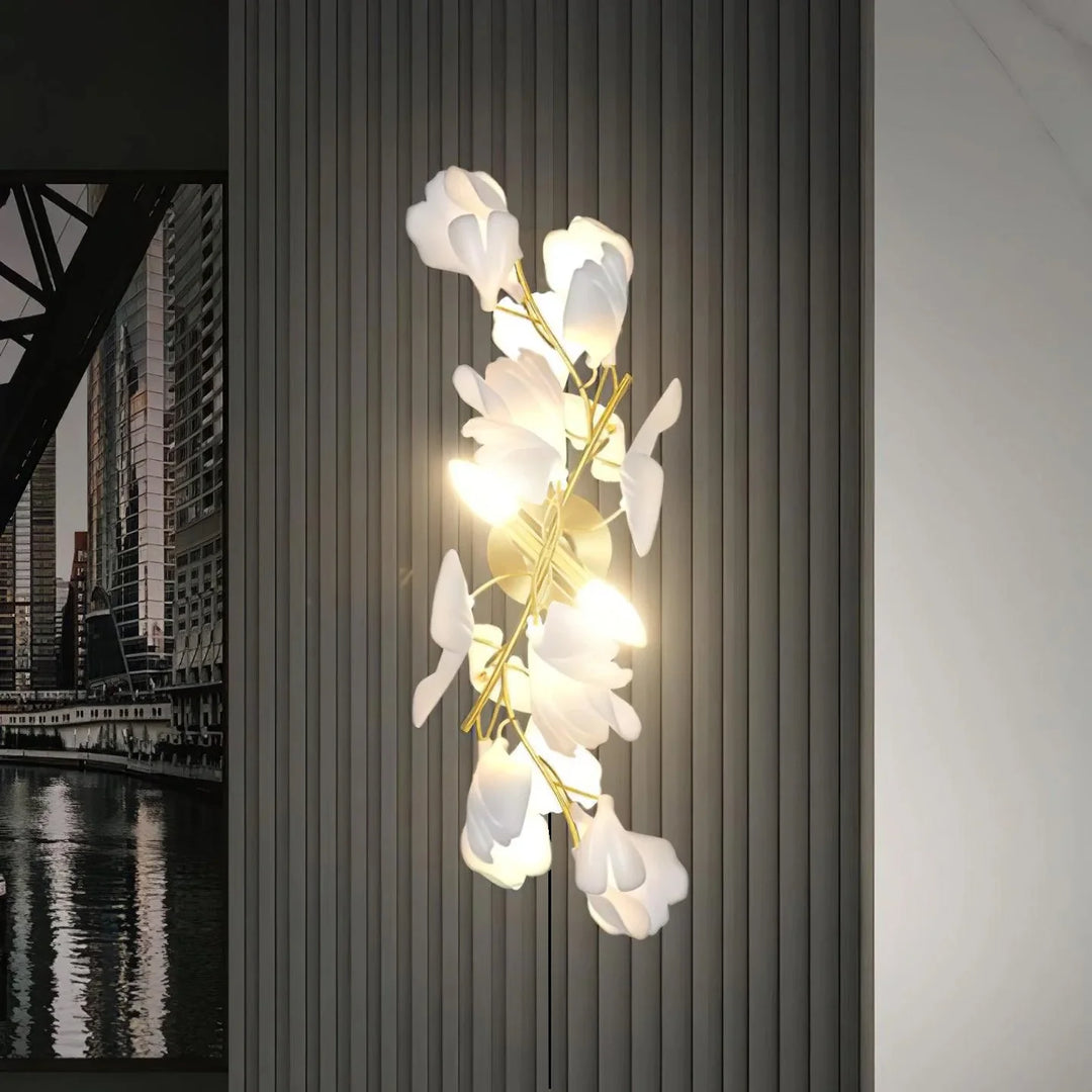 Daro Flowers Gingko Wall Lamp 13