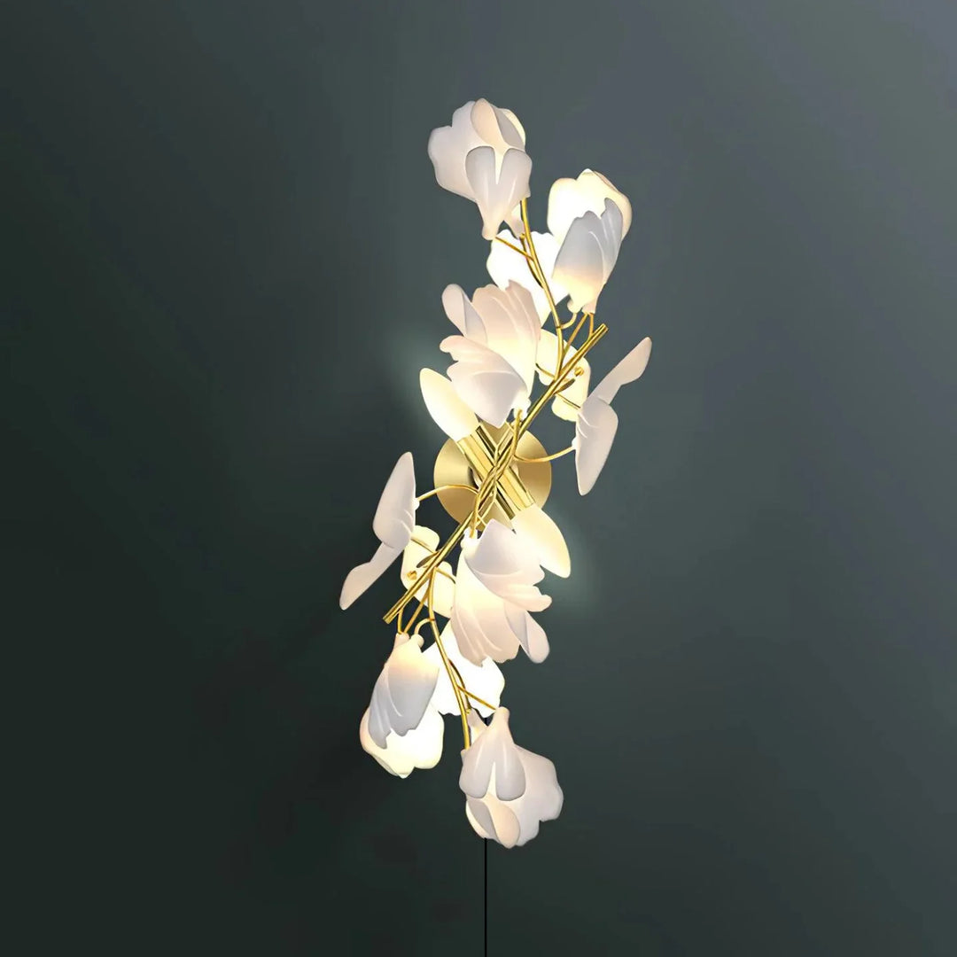 Daro Flowers Gingko Wall Lamp 2