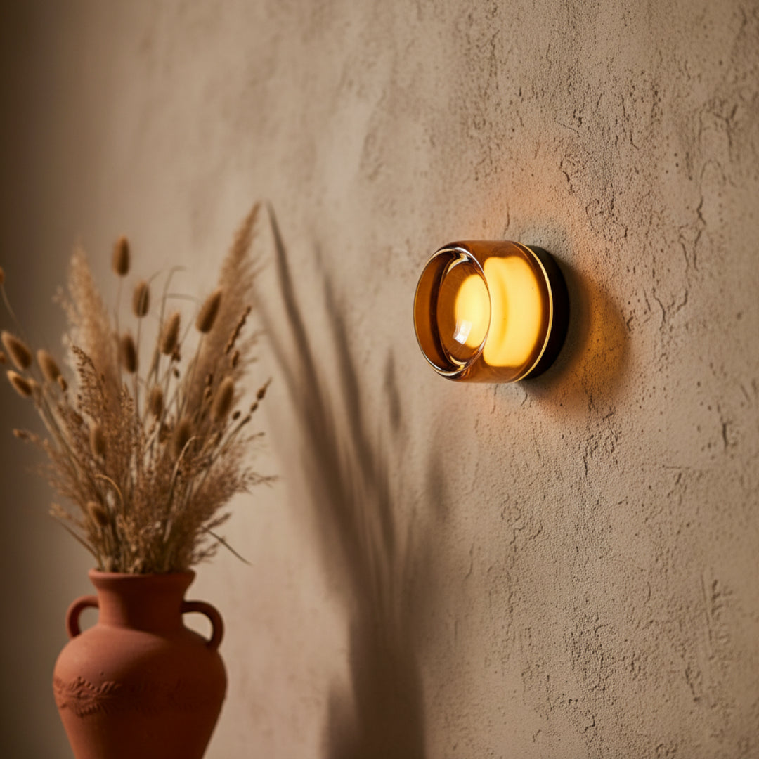 Wandleuchte aus genopptem Glas