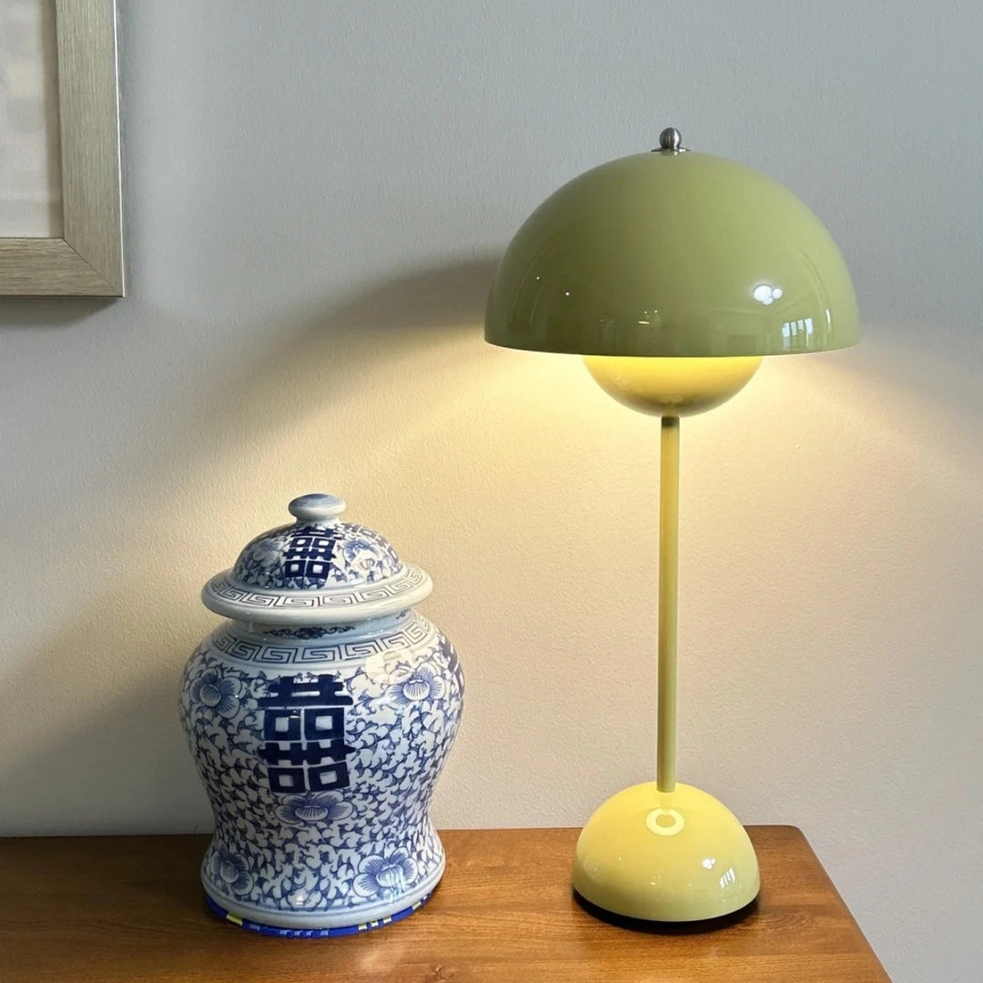 Flowerpot V3 Table Lamp