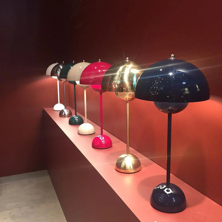 Flowerpot VP3 Table Lamp 21