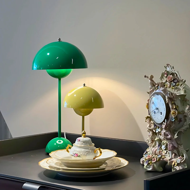 Flowerpot VP3 Table Lamp 31