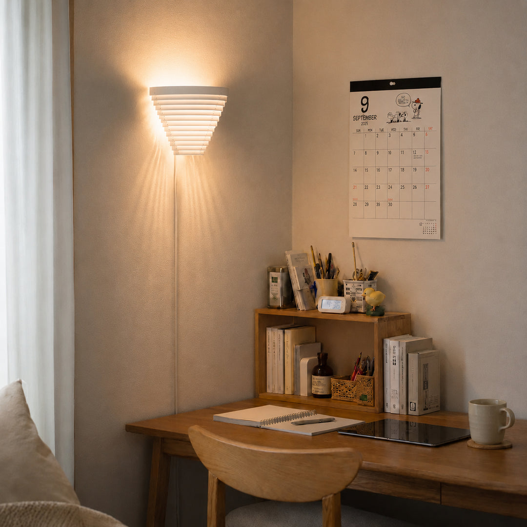 Kovara Louvered Plug-in Wall Light 2