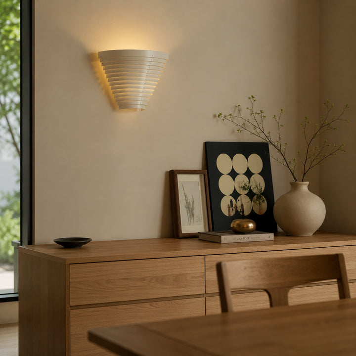 Kovara Louvered Wall Lamp 2