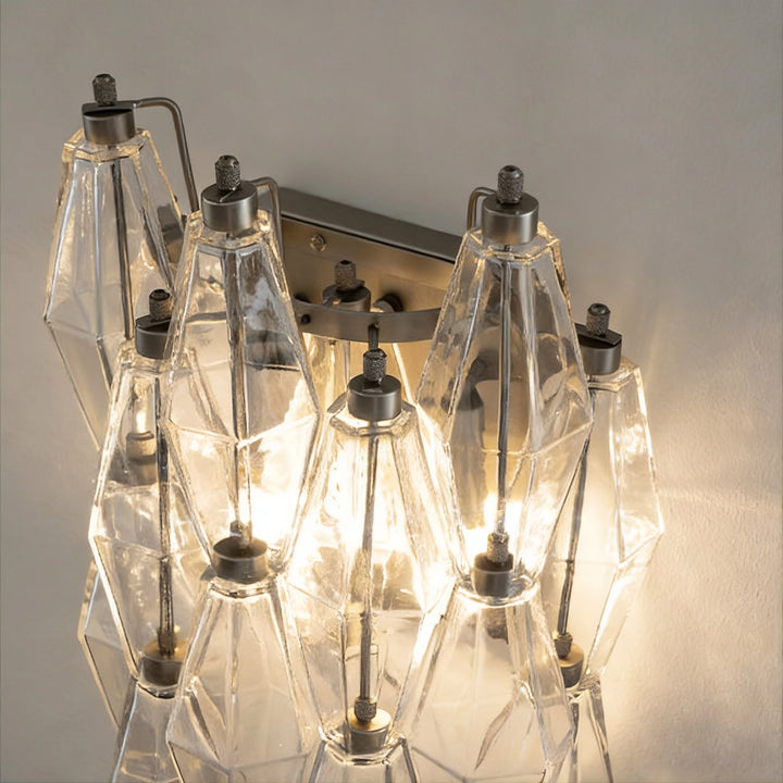 Prismenförmige Glaswandleuchte