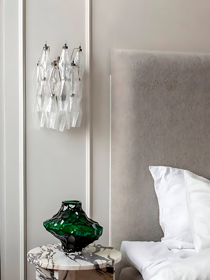 Prismenförmige Glaswandleuchte