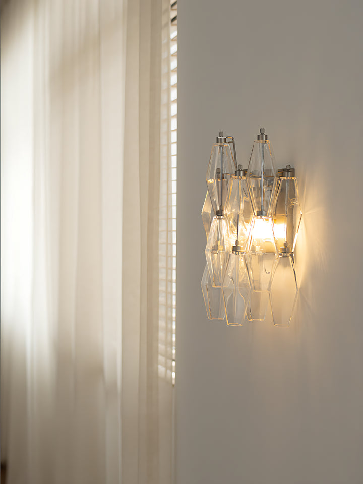 Prismenförmige Glaswandleuchte