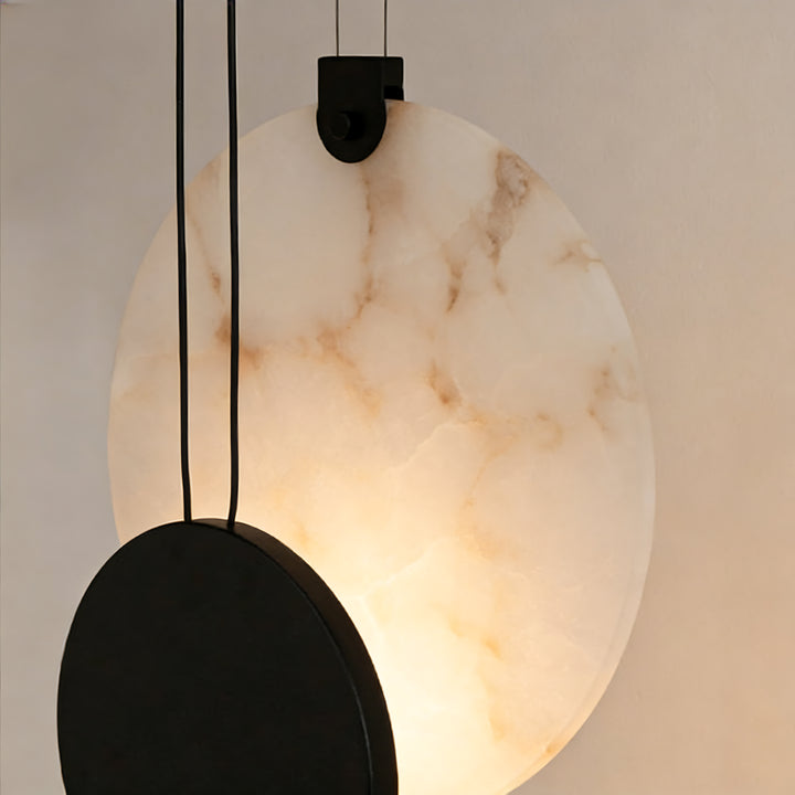Suspension ronde en albâtre