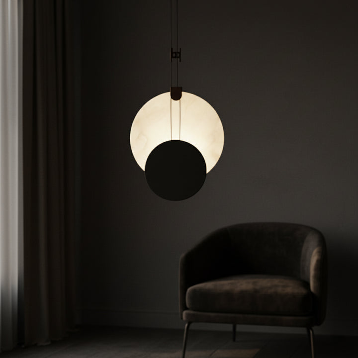 Suspension ronde en albâtre