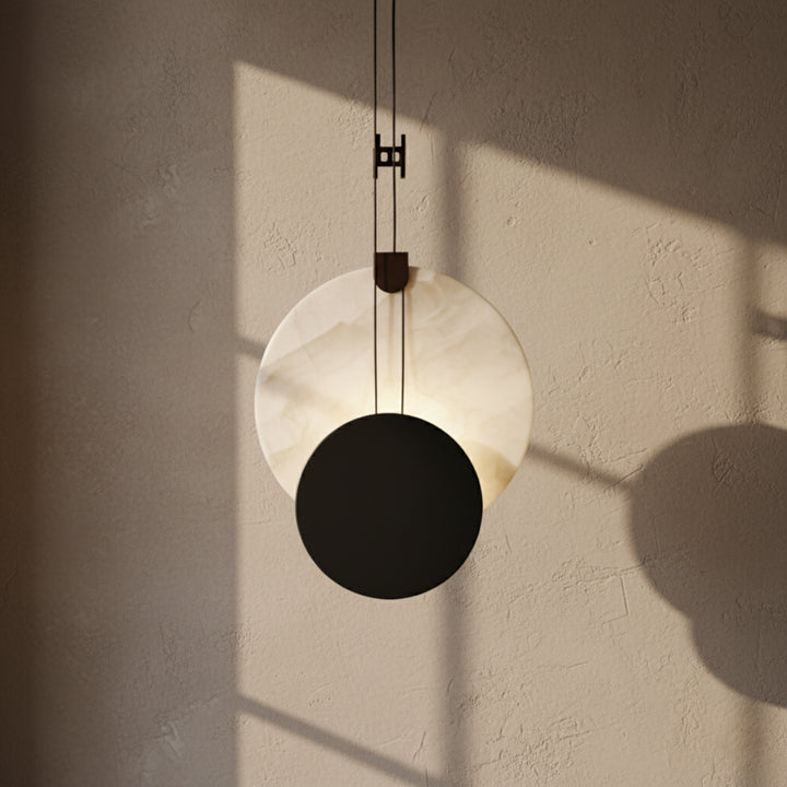 Suspension ronde en albâtre