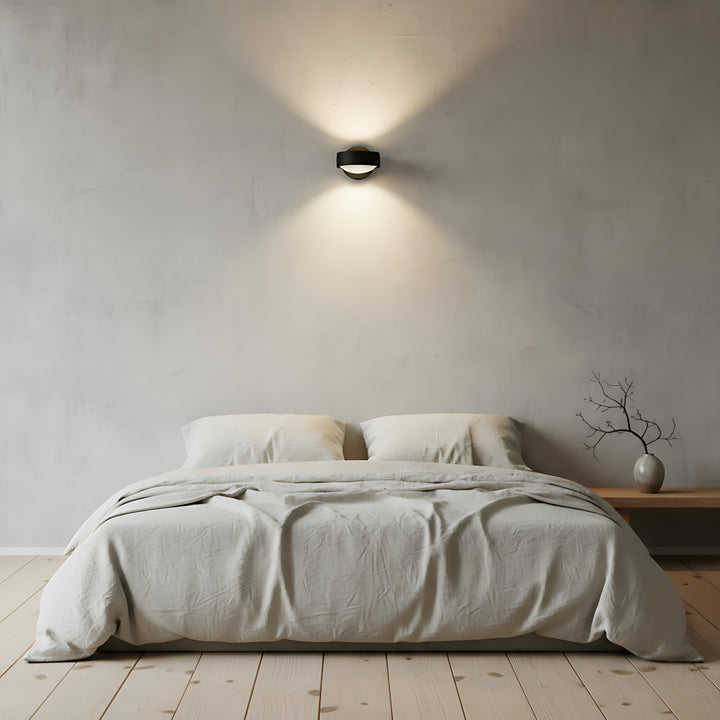 Kugelförmige Glaswandleuchte