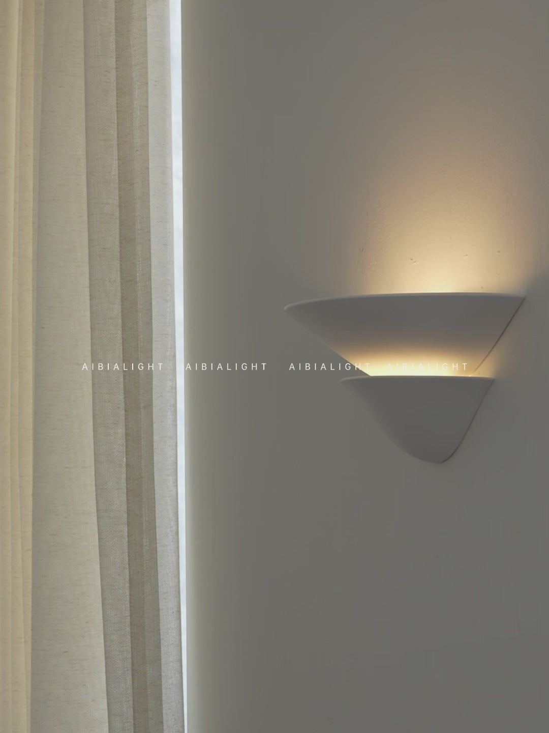 Dreieckige Gipswandlampe