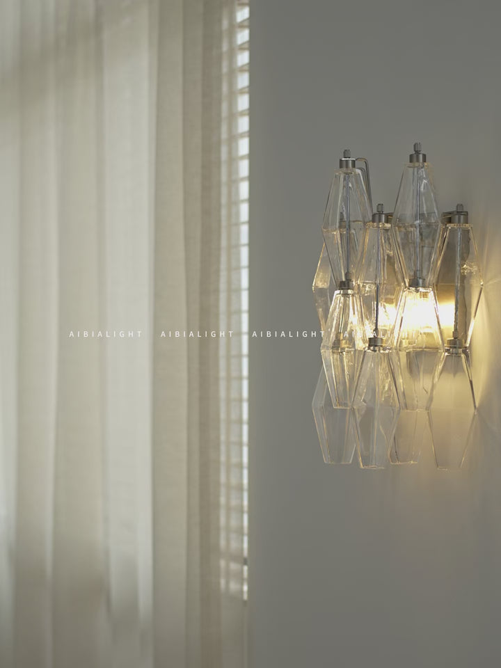 Prismenförmige Glaswandleuchte